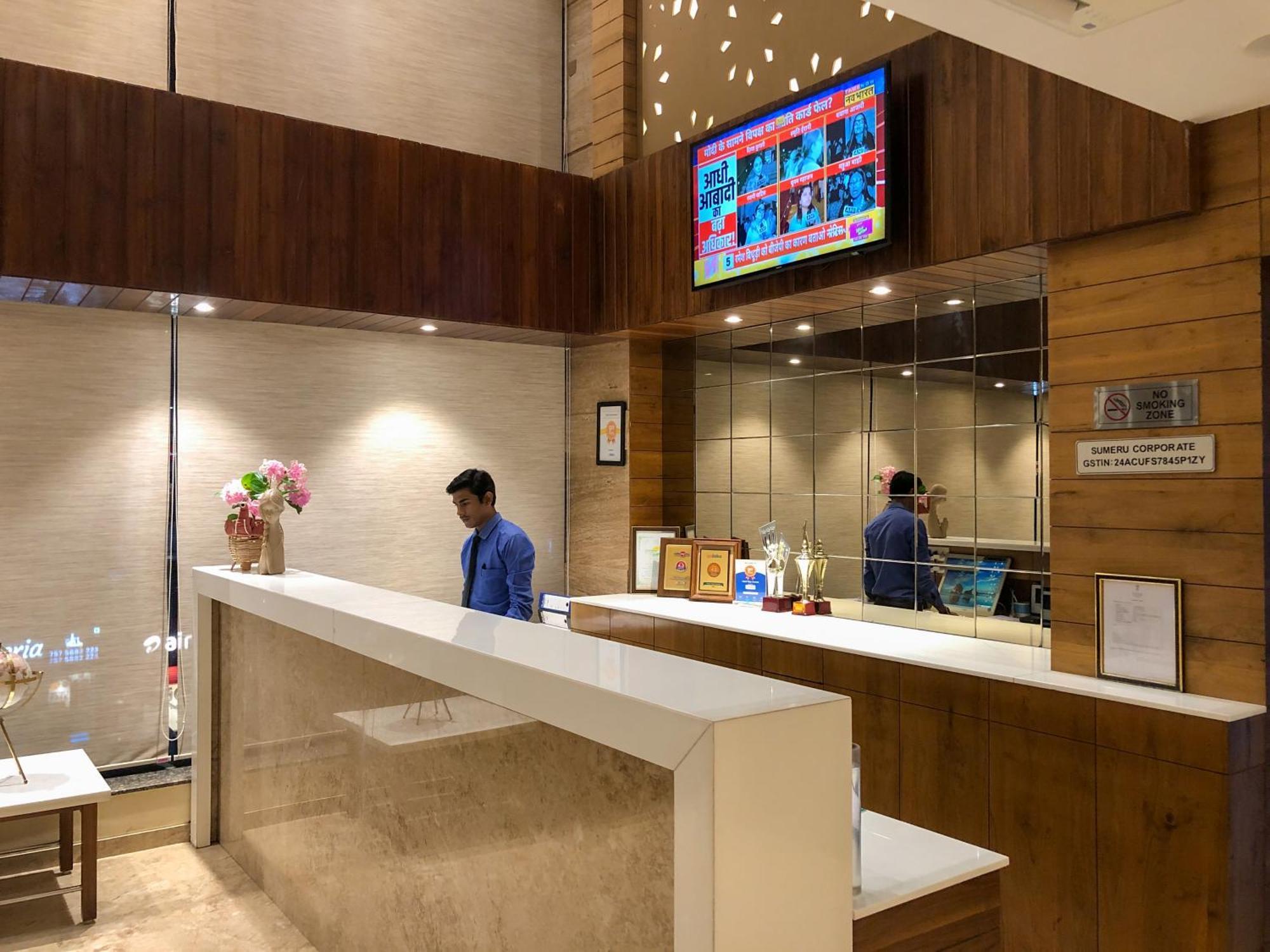 Hotel Virgo Sumeru Bhávnagar Kültér fotó