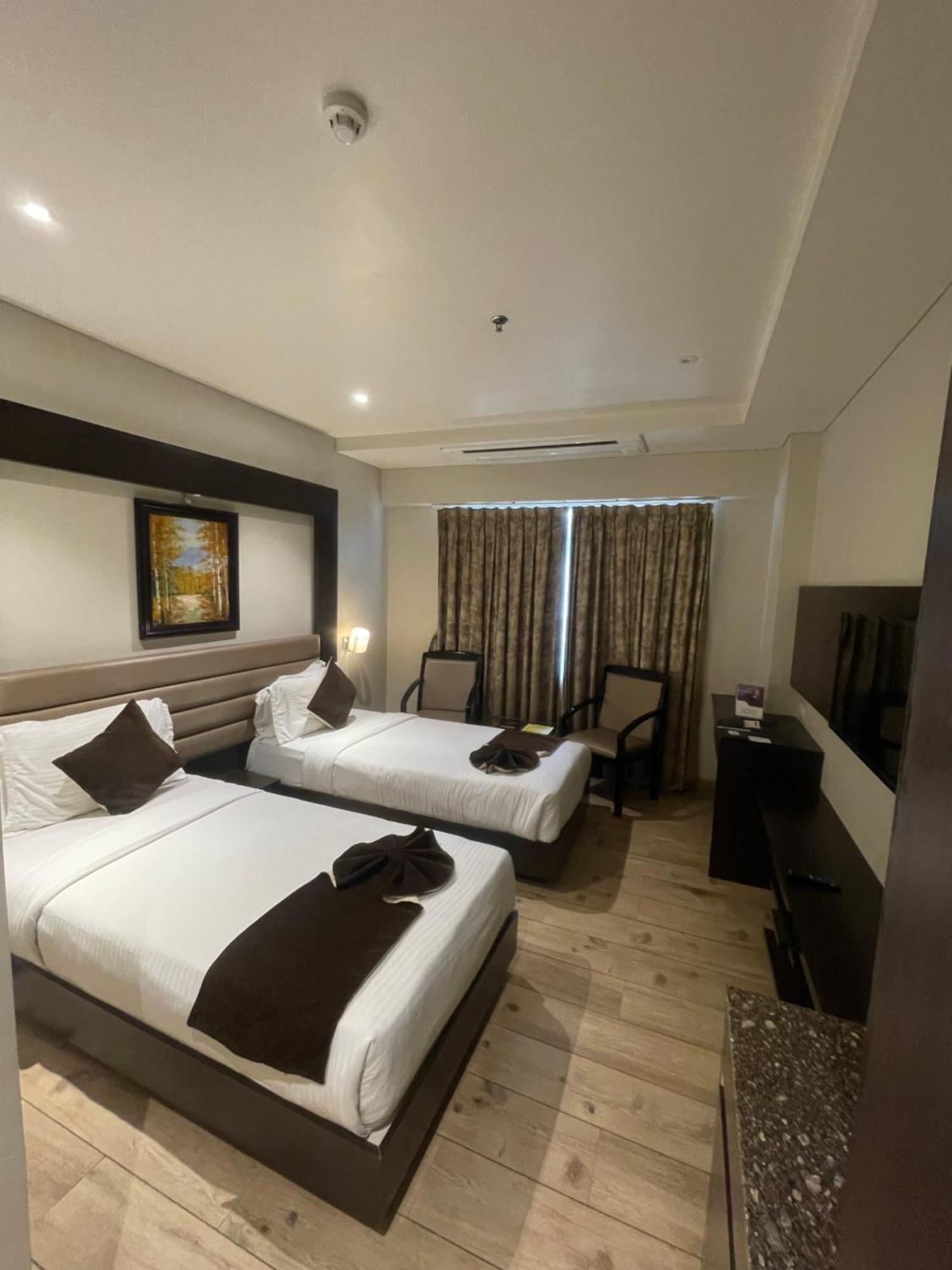 Hotel Virgo Sumeru Bhávnagar Kültér fotó